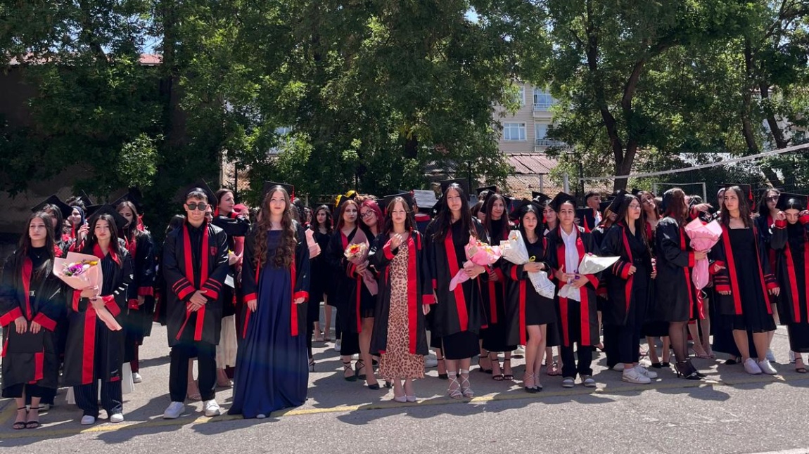MEZUNİYET TÖRENİMİZ